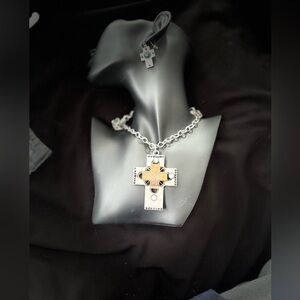 Da Vinci Cross Pendant Necklace & Cross Earrings Set Silver Tone NWT